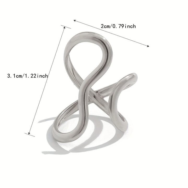 Elegant ring med asymmetrisk bølge