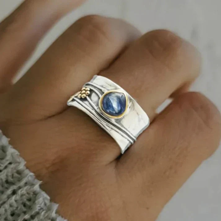 Vintage sølvbelagt ring med blå safir