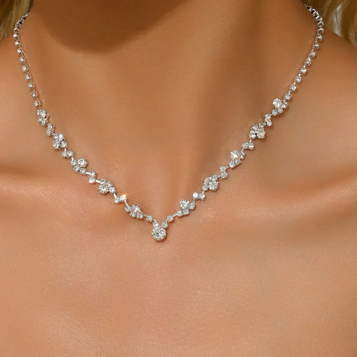 Elegant bryllupshalskjede med diamanter