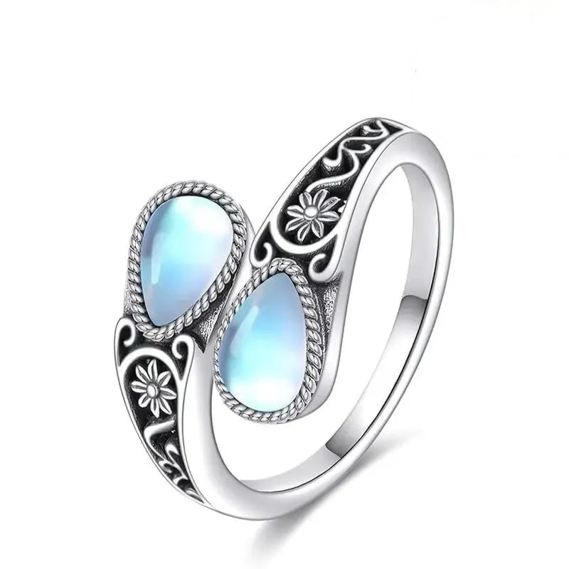 Elegant ring med månesteinsblomst